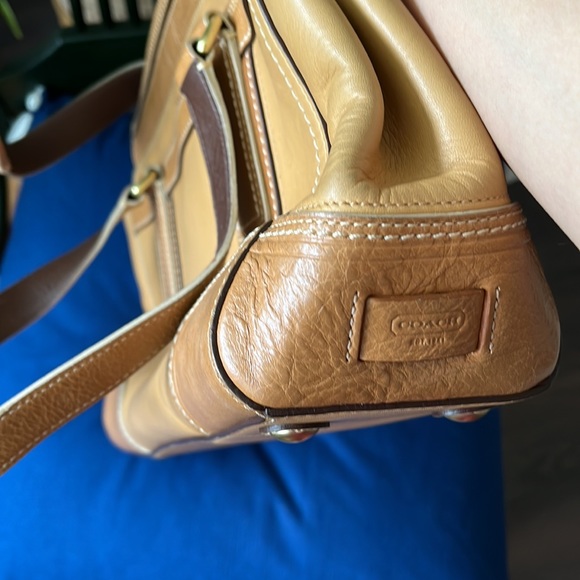 Coach Vintage Leather Hampton Shoulder Bag EUC - Picture 5 of 12